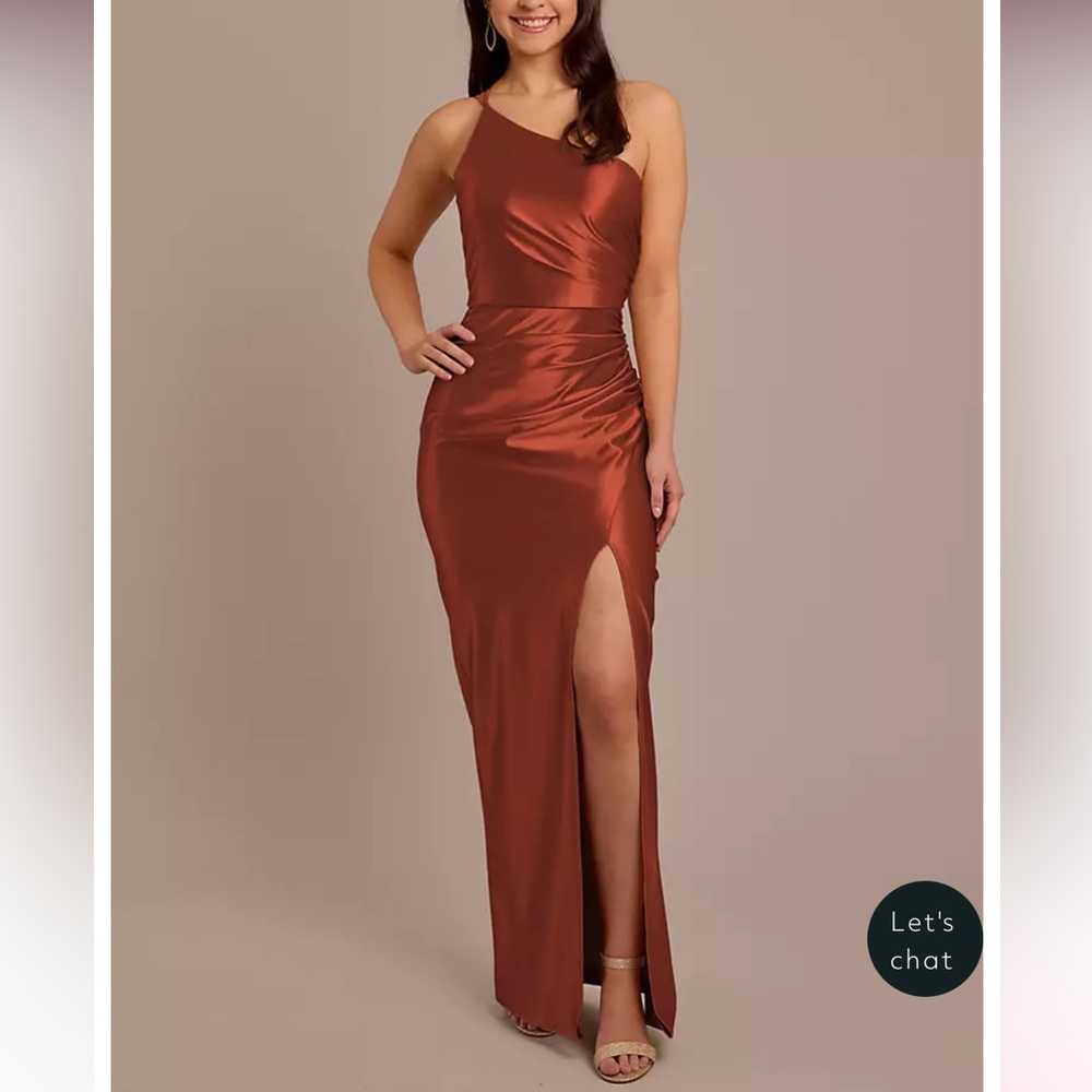One-shoulder dress